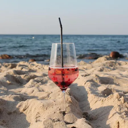 Gorgeous In Lutten Klein Near The Sea *